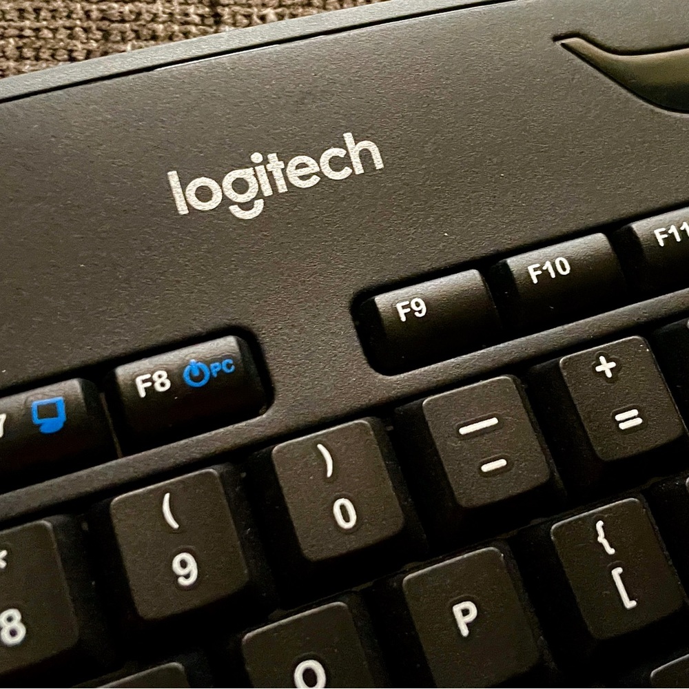 🔴SOLD🔴 Logitech Wireless Computer Keyboard